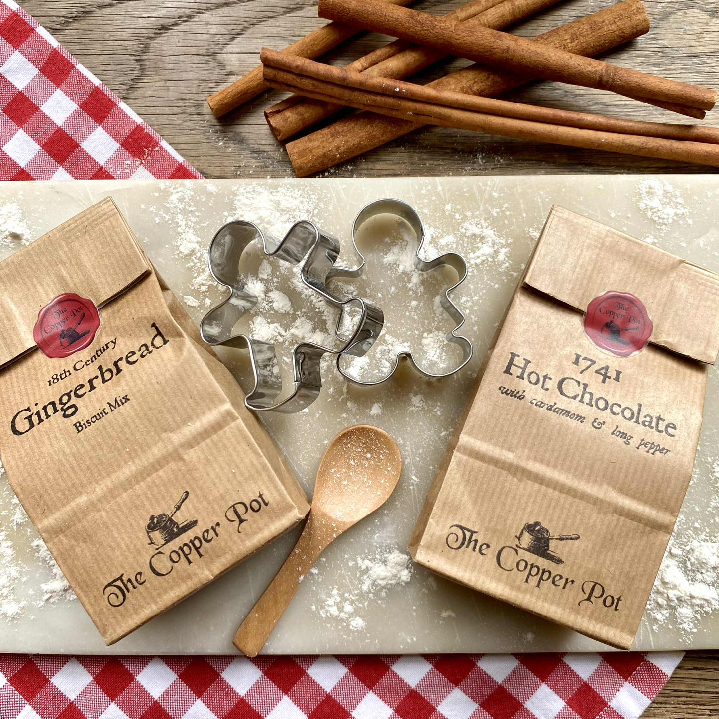 Hot Chocolate & Gingerbread Set